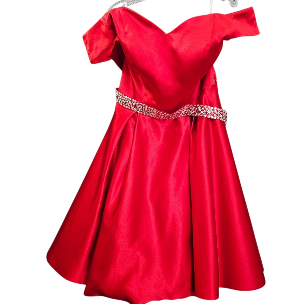 Boutique Red Off Shoulder Strapless Satin Sweatheart Party/Prom Dress w/ Pockets